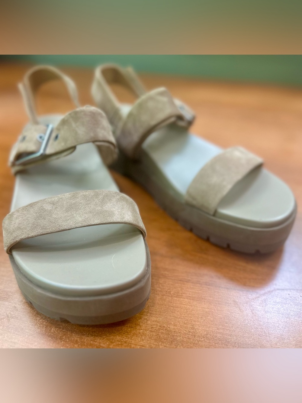 Vionic Torrance Platform Sandal Lug Comfort Cushion Taupe Suede Women’s Sz 10